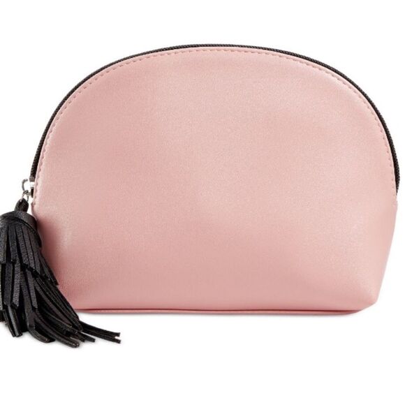 ❤️1 hr sale🎉Blush Cosmetic bag💄 - Picture 1 of 6